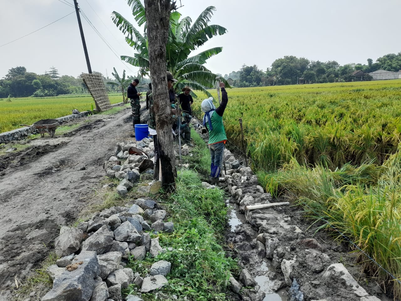 Pembangunan Talud Satgas TMMD Reg-119 Kodim 0725/Sragen capai hasil 50 persen
