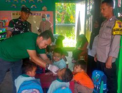 Sukseskan Program Pemerintah Bebas Polio, Babinsa Dampingi Petugas Nakes Sukseskan Program Pemerintah Bebas Polio, Babinsa Dampingi Petugas Nakes