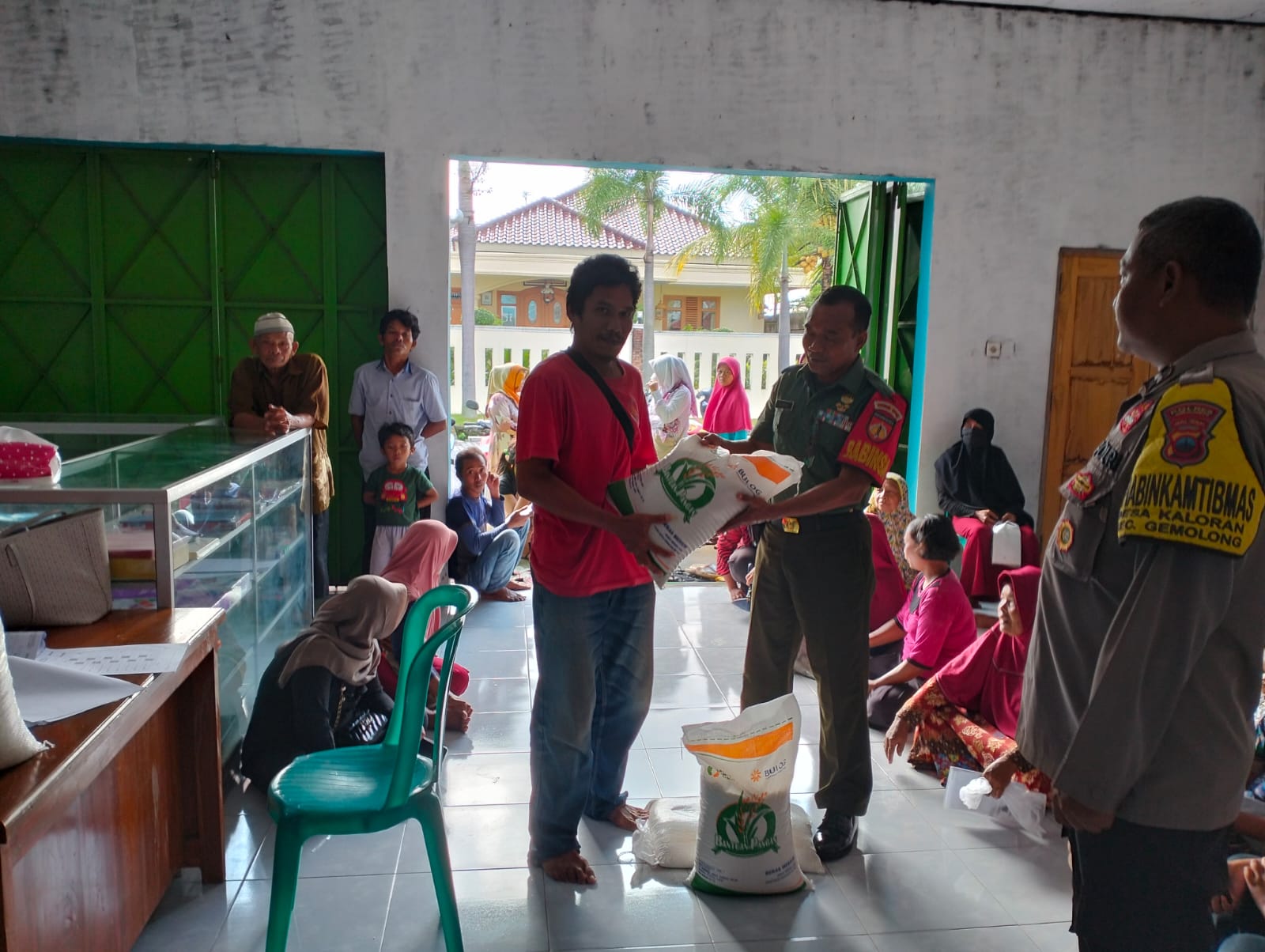 Suripan Kawal Penyaluran Bantuan Pangan Cadangan Beras Pemerintah Untuk  217 KPM