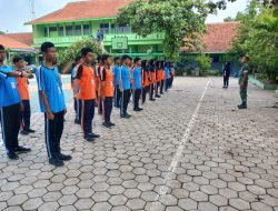 Penguatan Karakter Disiplin, Babinsa Latih PBB Penguatan Karakter Disiplin, Babinsa Latih PBB