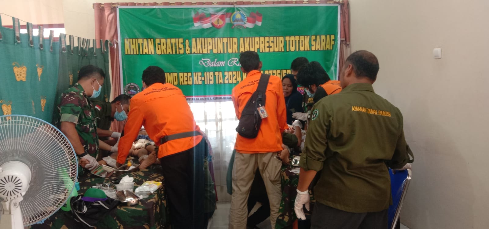 Hari Pertama Dibuka Satgas TMMD Ke-119 Ada Khitan Gratis dan Akupuntur Bersama Kodim 0725/Sragen
