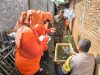 Tekan Penyebaran DBD, Babinsa Dampingi PSN
