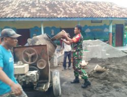 Dukung Pembangunan Sarana Dan Prasarana Pendidikan, Babinsa Gotong Royong Renovasi TK Pertiwi Dukung Pembangunan Sarana Dan Prasarana Pendidikan, Babinsa Gotong Royong Renovasi TK Pertiwi