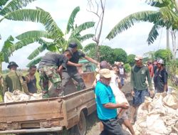 CANDA TAWA PRAJURIT DISELA KERJA DI PENGECORAN JALAN DI TMMD CANDA TAWA PRAJURIT DISELA KERJA DI PENGECORAN JALAN DI TMMD