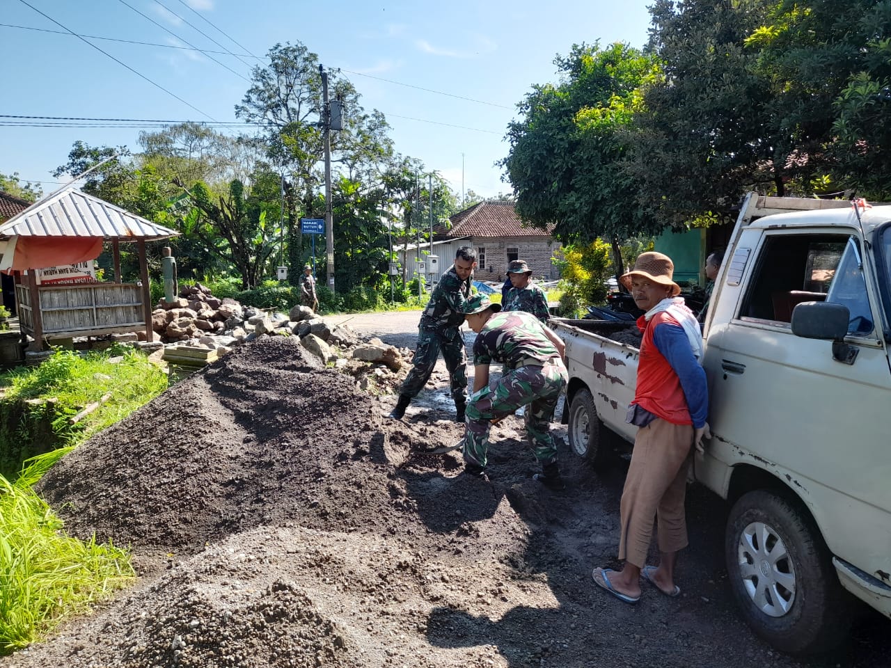 Sopir Mobil Pickup TMMD Ke-119 Kodim 0725/Sragen Rupanya Seorang Pak RT