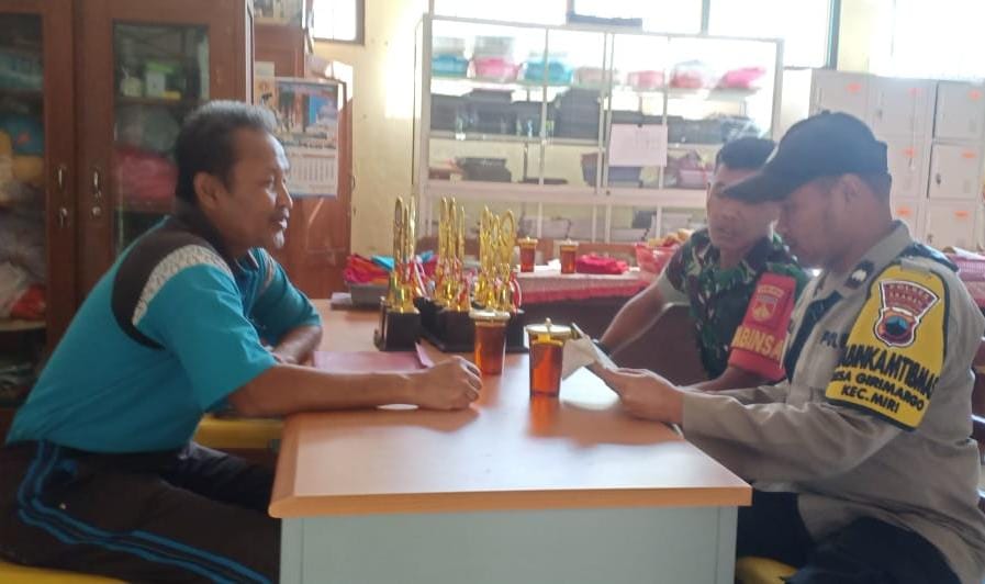 Babinsa Girimargo : Stop Bullying di Lingkungan Sekolah Babinsa Girimargo : Stop Bullying di Lingkungan Sekolah