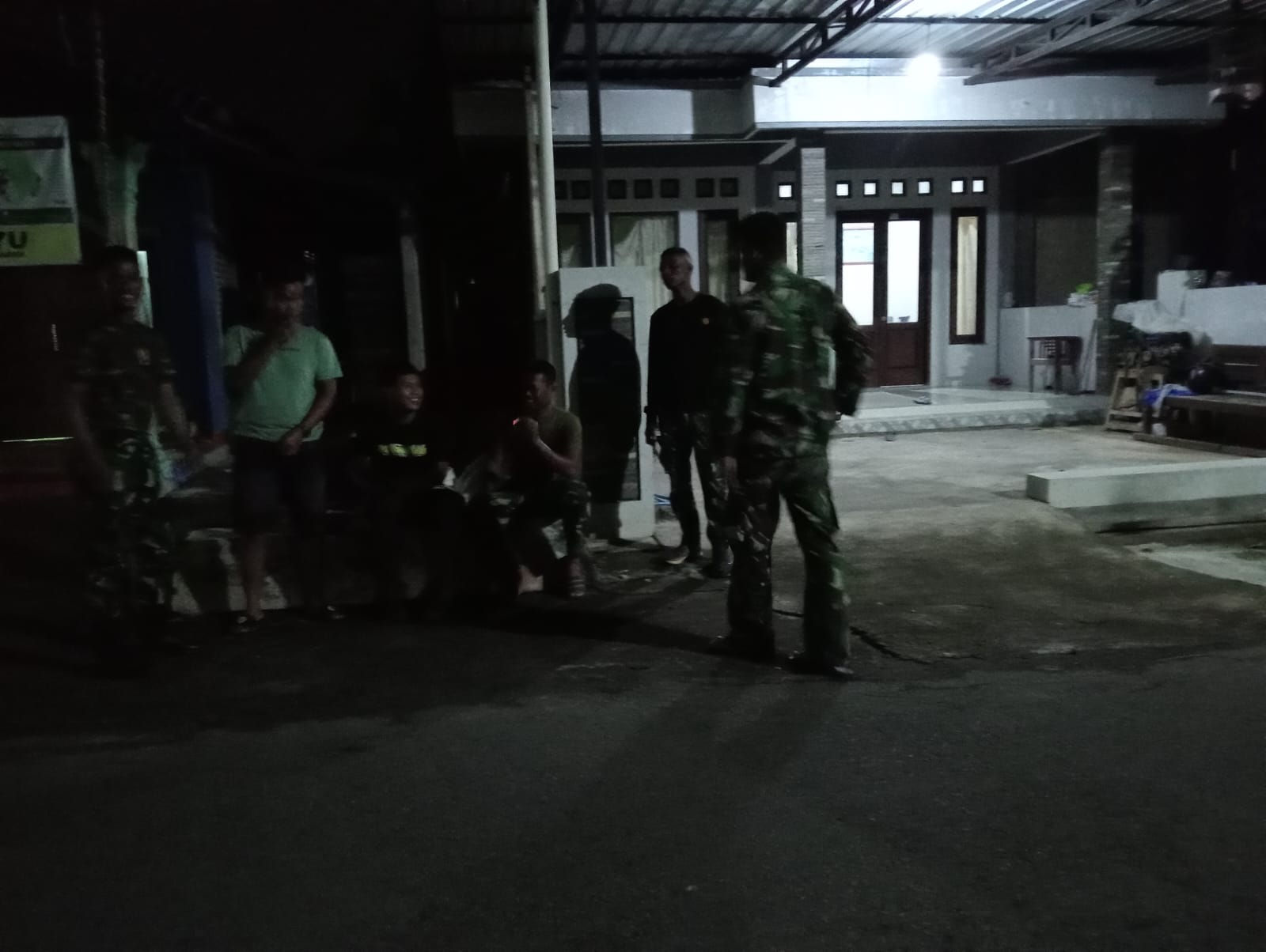 Bangkitkan ronda malam di wilayah,  satgas TMMD Reguler Sragen ikut andil Bangkitkan ronda malam di wilayah,  satgas TMMD Reguler Sragen ikut andil