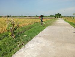 TINGGAL 3HARI PENUTUPAN SATGAS TMMD LAKUKAN PEMELIHARAAN JALAN COR TINGGAL 3HARI PENUTUPAN SATGAS TMMD LAKUKAN PEMELIHARAAN JALAN COR