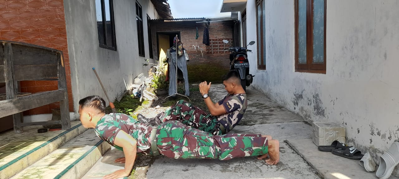Manfaatkan waktu kosong anggota satgas TMMD Reg 119 Kodim 0725/Sragen berolah raga