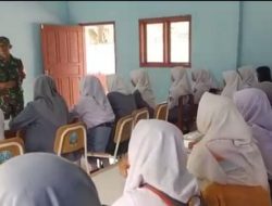 Tumbuhkan Rasa Cinta Tanah Air pada Pelajar, Sertu Adi Terapkan Program Babinsa Masuk Sekolah