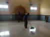Anggota satgas TMMD, Membersihkan Masjid