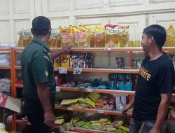 Antisipasi Lonjakan Harga Di Bulan Ramadhan, Babinsa Pantau Harga Sembako Antisipasi Lonjakan Harga Di Bulan Ramadhan, Babinsa Pantau Harga Sembako