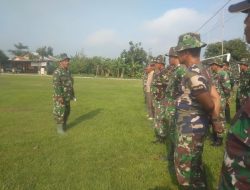 Danramil Mengambil apel kesiapan sebelum bekerja Danramil Mengambil apel kesiapan sebelum bekerja