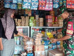 Pastikan Ketersediaan Kebutuhan Pokok Selama Ramadhan, Babinsa Cek Sembako