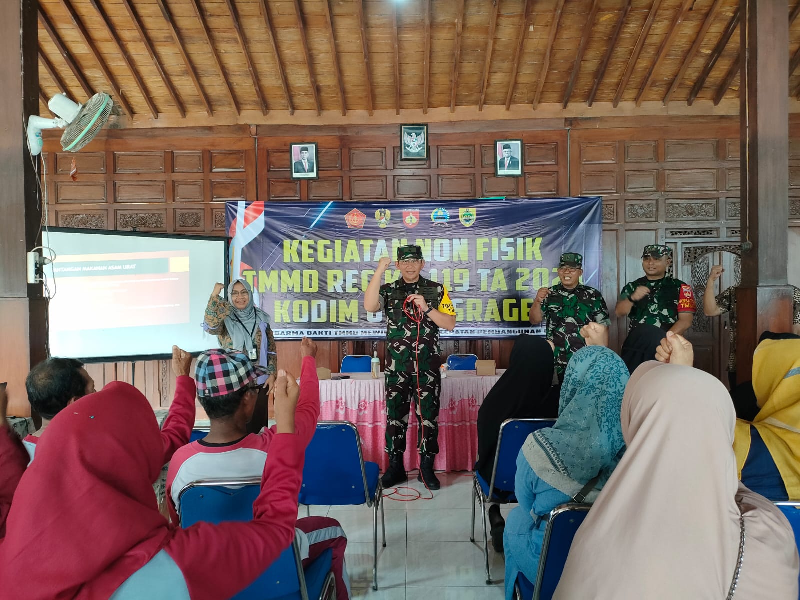 Para lansia tak luput dari kunjungan tim Wasev TMMD Reg-119 Sragen Para lansia tak luput dari kunjungan tim Wasev TMMD Reg-119 Sragen