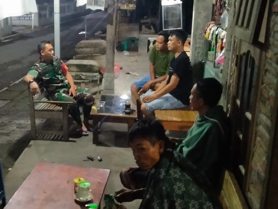 Jelang Ditutup, Pa Piket Kotis TMMD Kodim Sragen Sambangi Warga Masyarakat Jelang Ditutup, Pa Piket Kotis TMMD Kodim Sragen Sambangi Warga Masyarakat