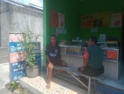 Babinsa Semangati Warjiman Jalani Usaha Konter HP