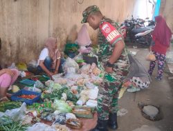 Pantau Pasar, Sertu Ikhsan Mengatakan Jelang Ramadhan Pasokan Sembako Stabil Pantau Pasar, Sertu Ikhsan Mengatakan Jelang Ramadhan Pasokan Sembako Stabil