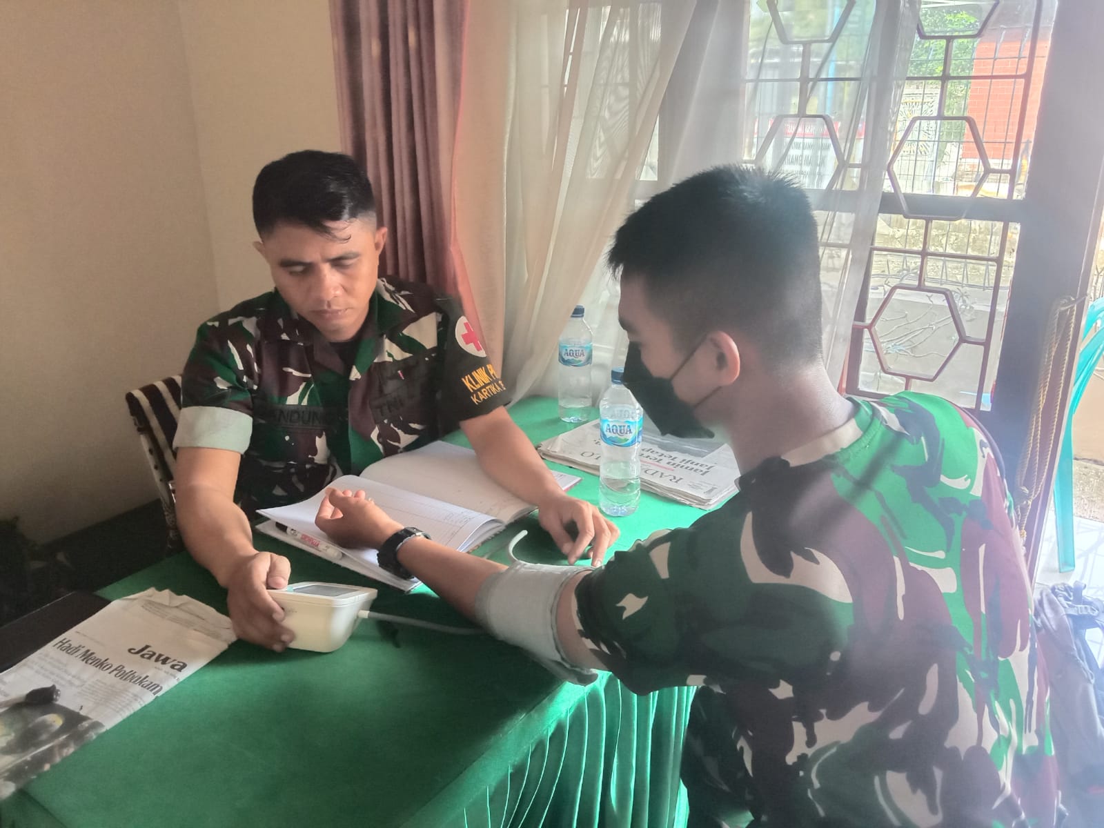 Lokasi TMMD Panas Dan Berdebu Anggota Satgas Mulai Terserang Flu Lokasi TMMD Panas Dan Berdebu Anggota Satgas Mulai Terserang Flu