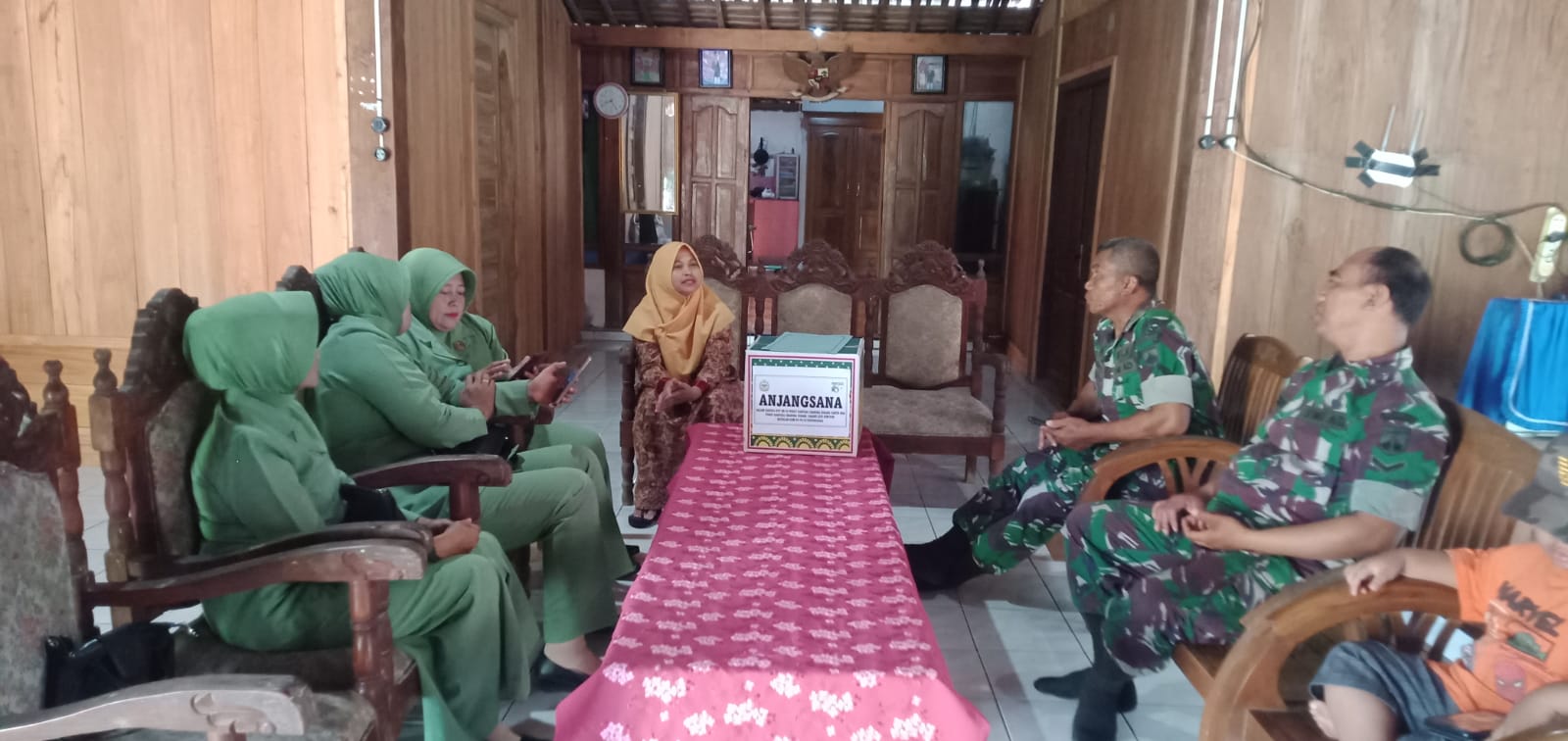 Wujud Empati, Danramil Gondang Beri Tali Asih ke Keluarga Almarhum Sertu Sumarno