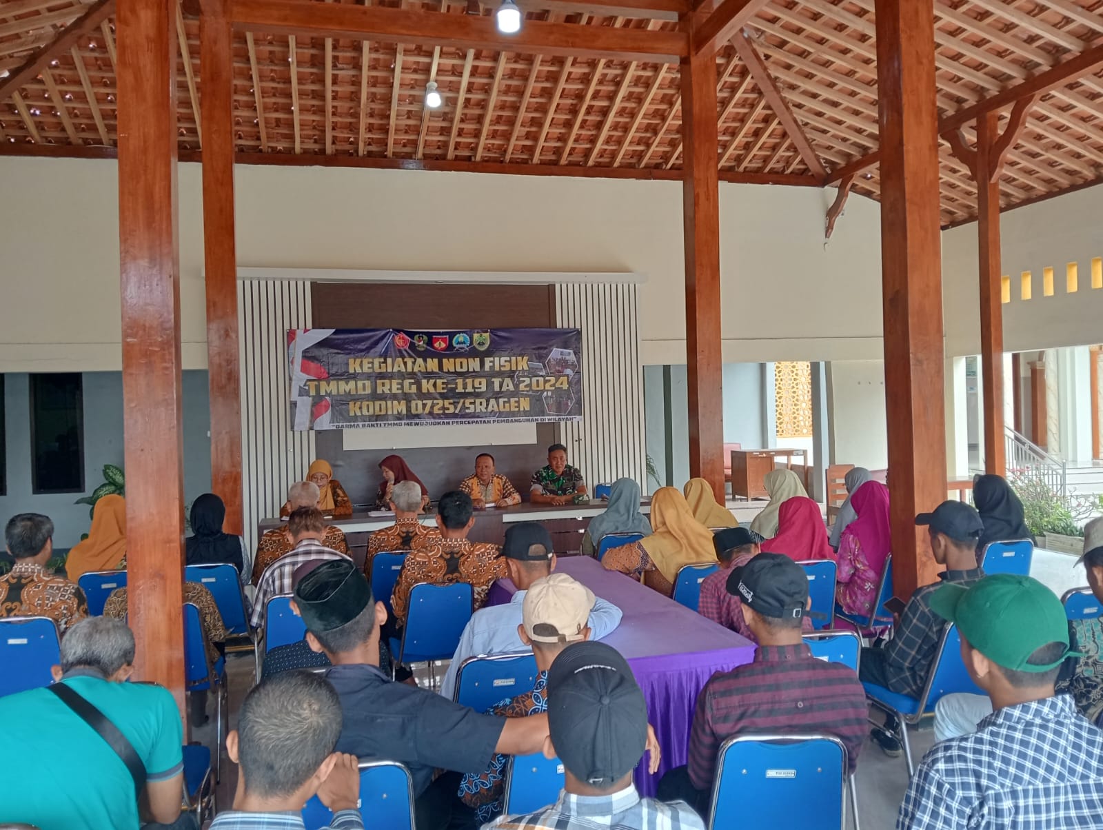 GIAT NON FISIK TMMD KE 119 KODIM 0725/SRAGEN MELAKSANAKAN GIAT SOSIALISASI PERTANIAN DAN PETERNAKAN DI DESA KARANGWARU