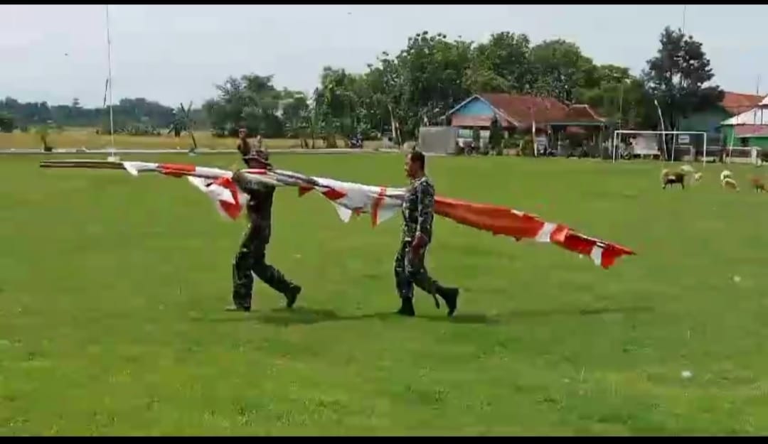Di Balik kegiatan TMMD yang padat ,Begini anggota Satgas untuk menghibur diri Di Balik kegiatan TMMD yang padat ,Begini anggota Satgas untuk menghibur diri