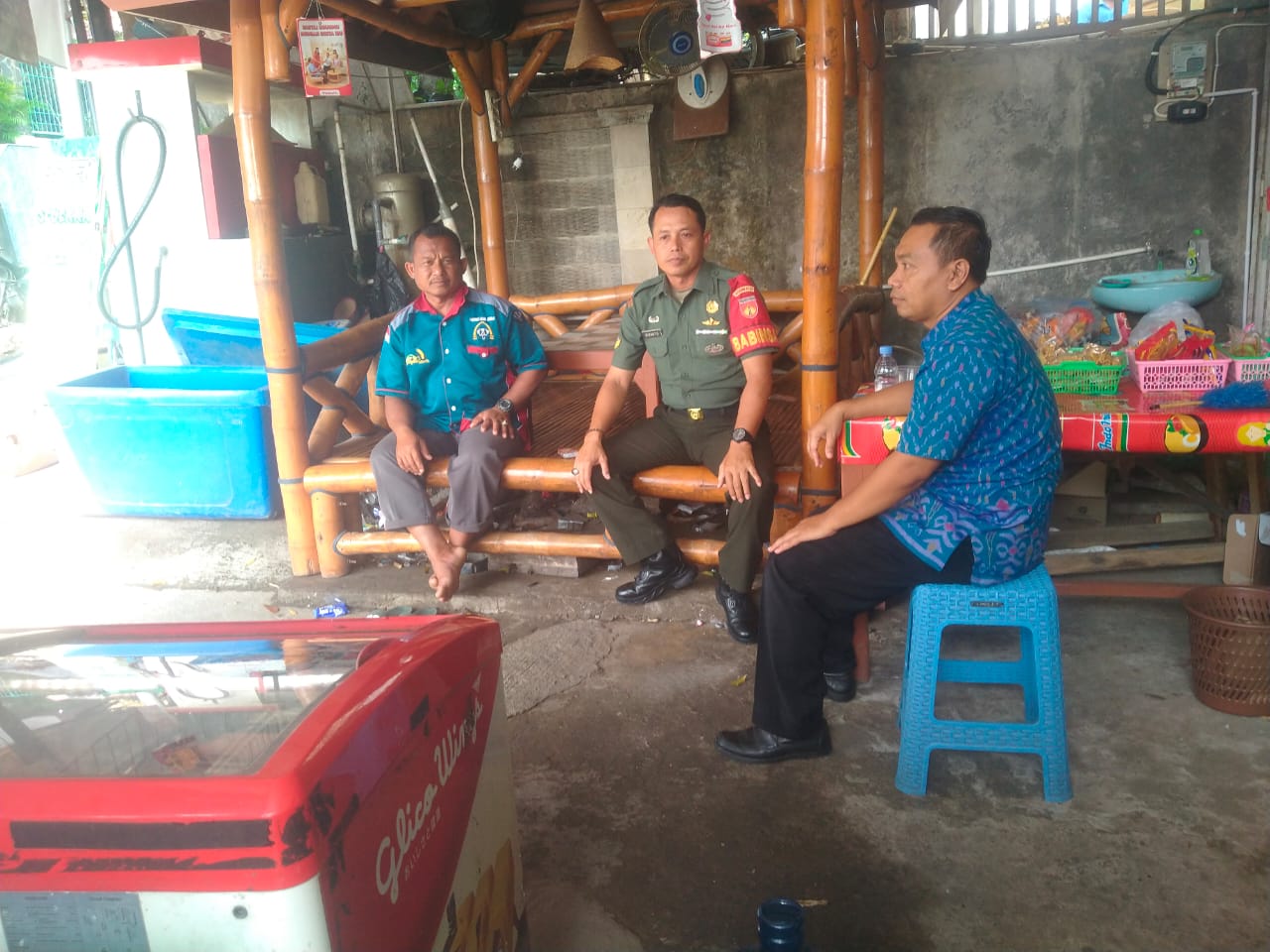 Pembinaan Jaring Teritorial Babinsa Dengan Cara Mengunjungi Warga Masyarakat Untuk Membangun Silahturahmi