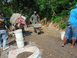 Semangat Gotong Royong, Perkuat Persatuan  Babinsa Dengan Warganya