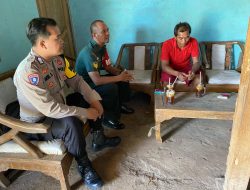 Kompak, Babinsa dan Bhabinkamtibmas Komsos Bersama Dengan Warga