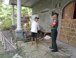 Melalui Komsos, Babinsa Ingatkan Warga Binaan Pentingnya Menjaga Keamanan