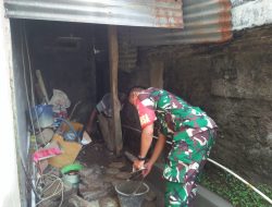 Peduli Kebersihan Lingkungan, Babinsa Bantu Pembuatan Saluran Air