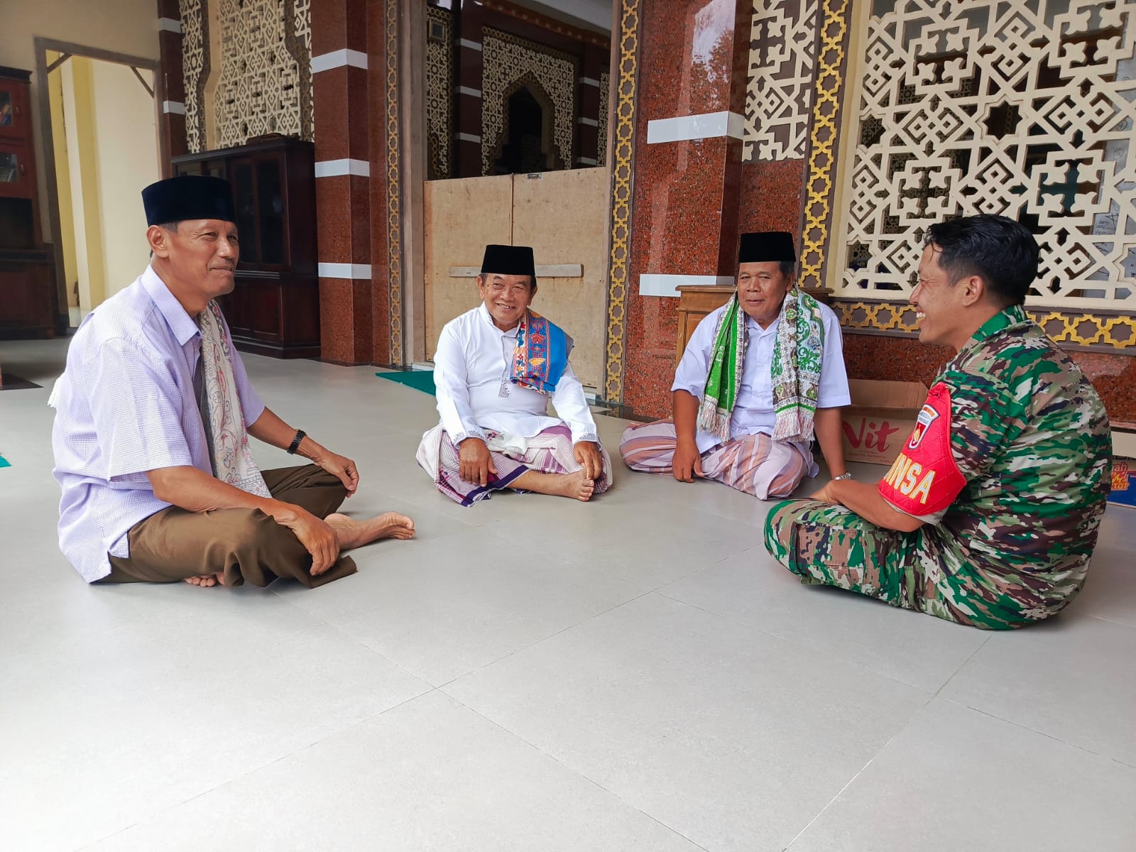 Guna Memperkuat Kebersamaan, Babinsa Membangun Kerjasama Dengan Tokoh Agama