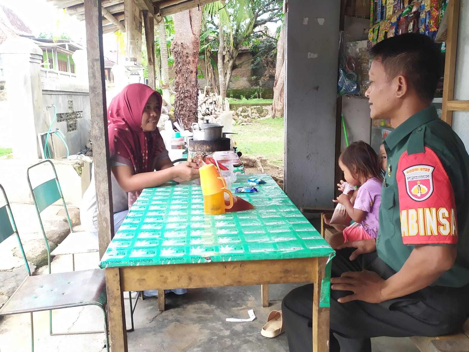 Kasus DBD Meningkat, Babinsa Berikan Cara Pencegahannya