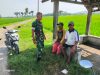 Begitu Nampak Sekali Kedekatan Babinsa dengan Para Petani