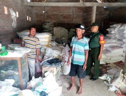 Babinsa Turun Lapangan Cek Ketersediaan Pupuk Bersubsidi