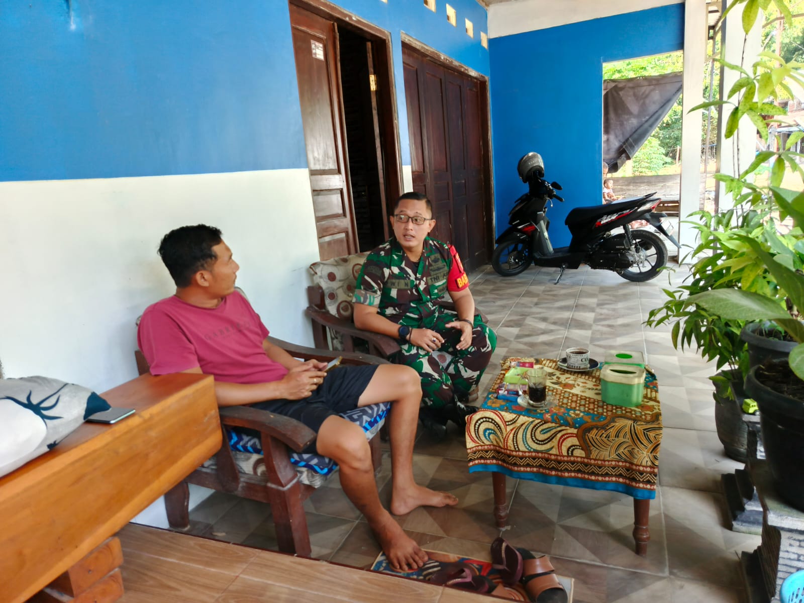 Babinsa Imbau Pentingnya Menjaga Keamanan Lingkungan Demi Terwujudnya Ketentraman Masyarakat