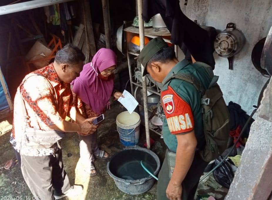 Waspada Demam Berdarah Dengue Babinsa  Lakukan Pencegahan Dengan PSN
