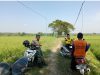 Tidak Mandang Tempat, Babinsa Datangi Petani di Arel Persawahan