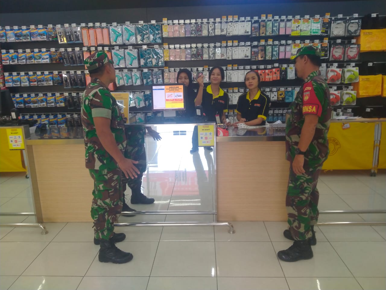 Babinsa: Patroli Demi Menjaga Keamanan dan Kedamaian di Keramaian