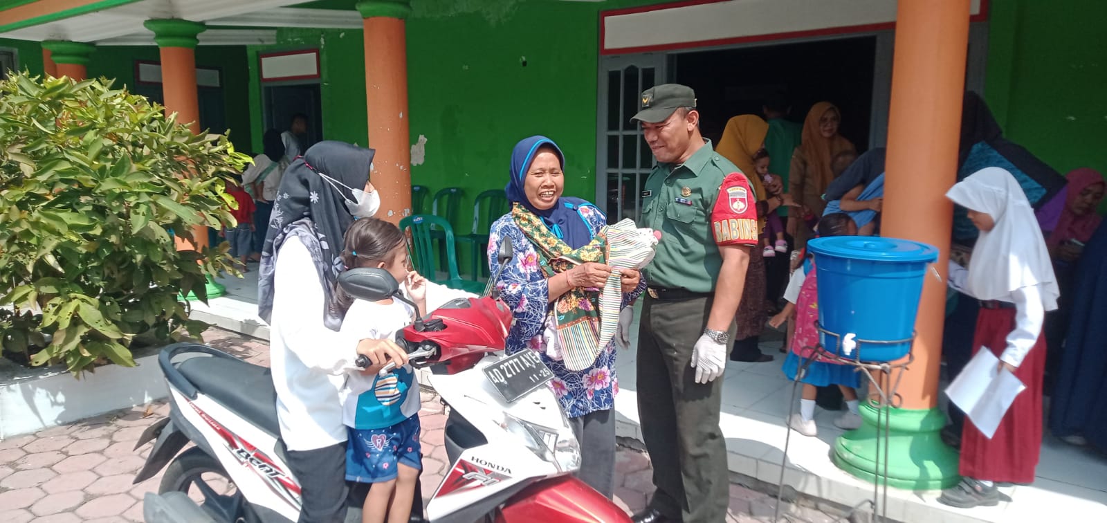 Komsos Babinsa Glonggong Memperkuat Kemitraan dengan Ibu-Ibu di Wilayahnya