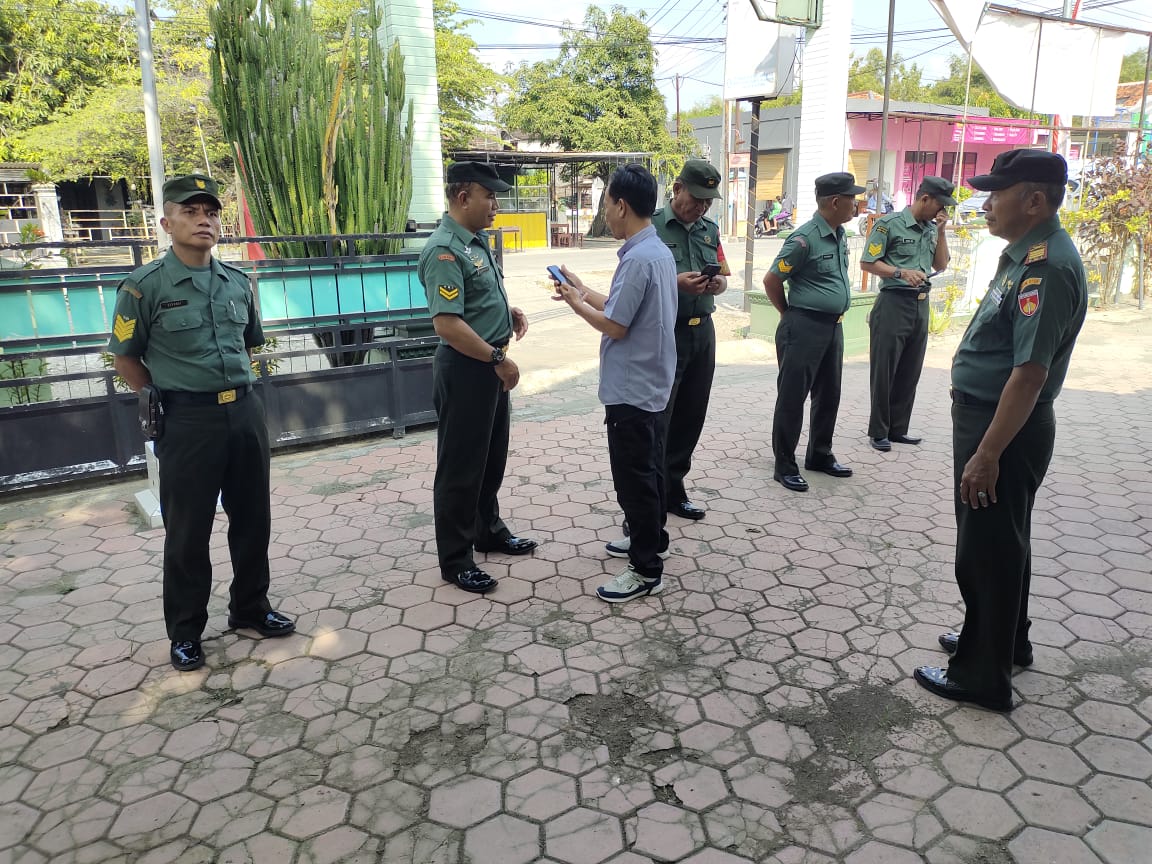 Danramil Sukodono Sidak HP Anggota Terkait Judi Online