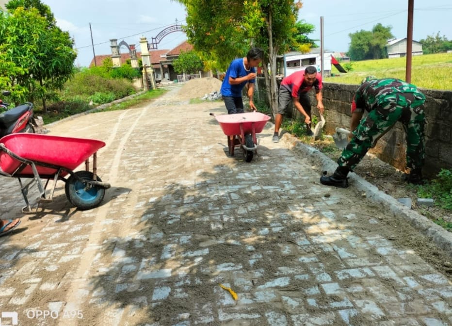 Peran Babinsa Bersama Masyarakat Dalam Pembersihan Lingkungan