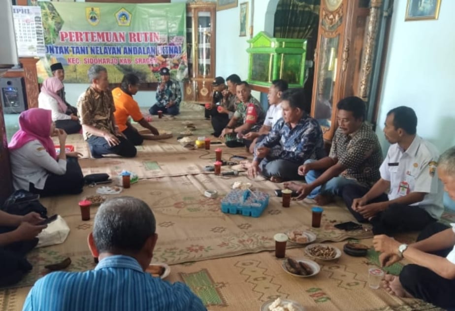 Babinsa Singopadu Hadiri Pertemuan KTNA: Sinergi dalam Membangun Kesejahteraan Masyarakat