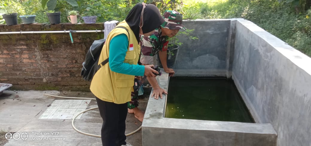 Kerja Sama Babinsa dan Kader Jumantik Dalam Berantas Sarang Nyamuk