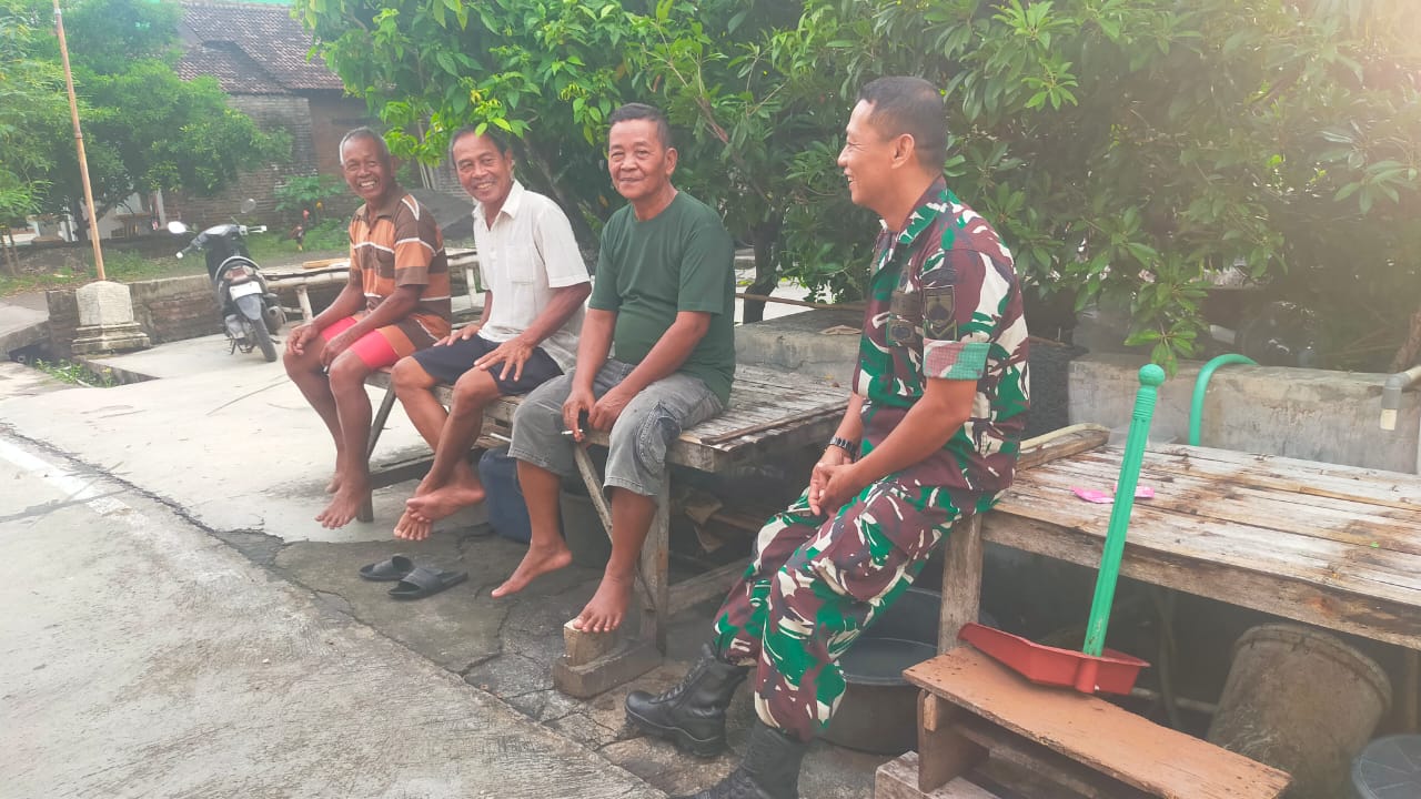 Membangun Komunikasi yang Dekat Merupakan Peran Anggota Koramil dalam Meningkatkan Keterlibatan Warga