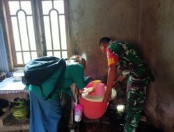 Cegah DB, Babinsa dan Jumantik  Lakukan Pemeriksaan Tampungan Air Warga