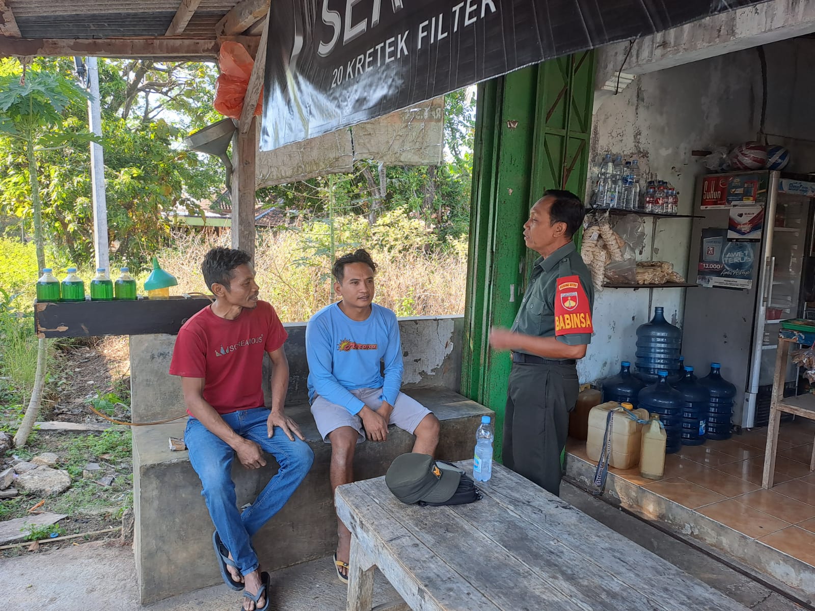 Antisipasi Tindakan Kejahatan Babinsa Himbau Warga Waspada