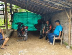 Babinsa Kroyo Minta Warga Cegah Demam Berdarah dengan Membersihkan Lingkungan