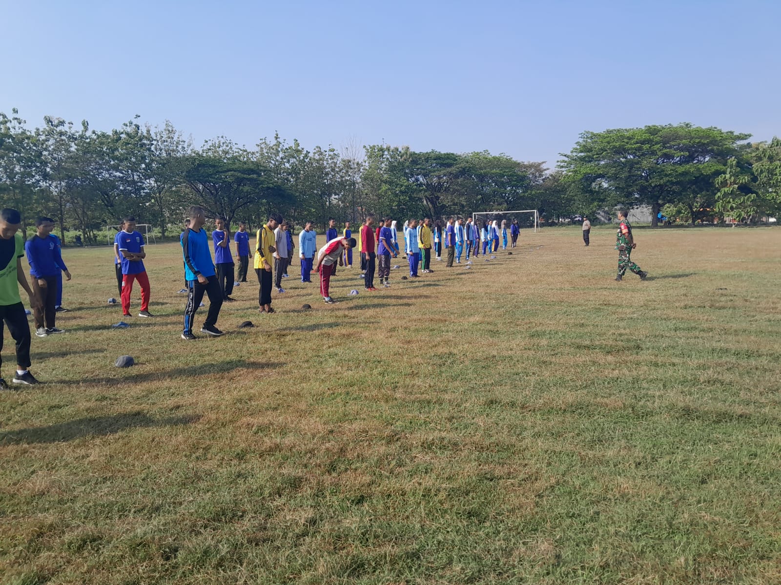 Babinsa Latih Paskibraka