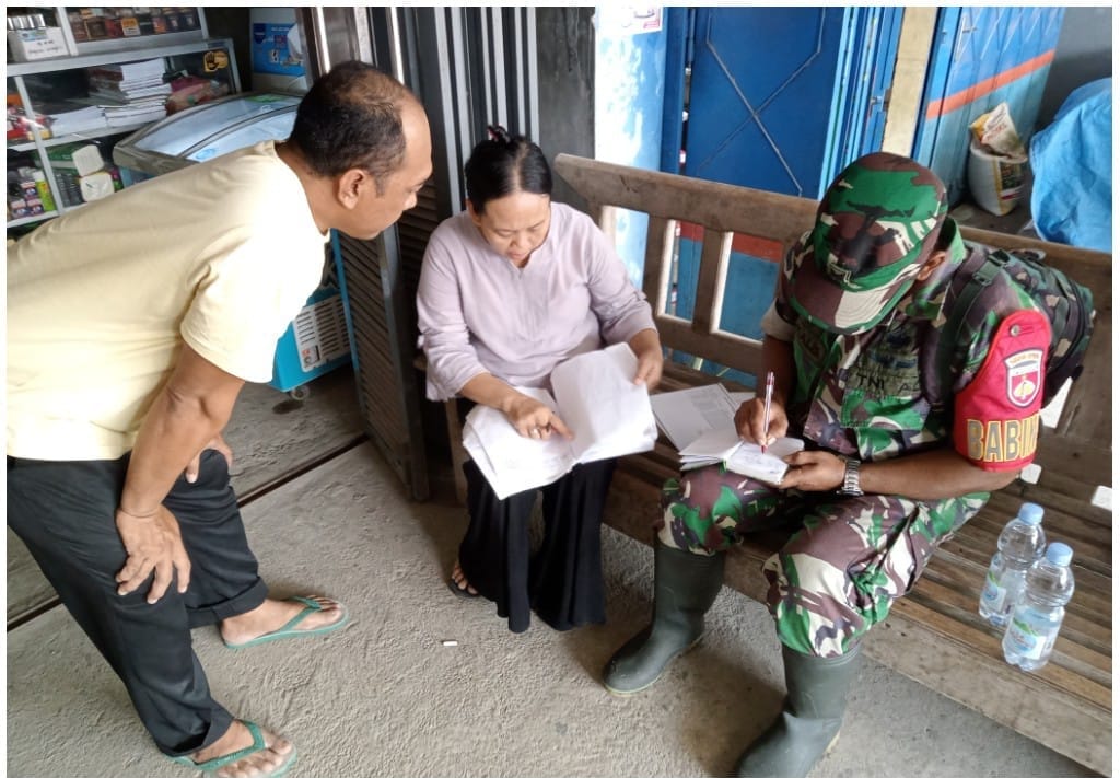 Dukungan Babinsa Klandungan Untuk Usaha Penjual Pupuk